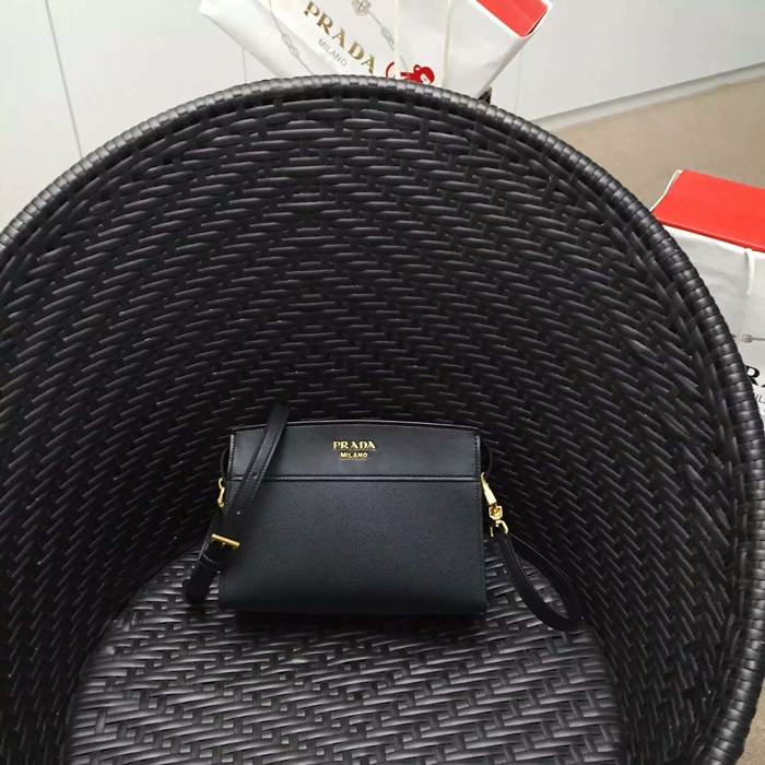 mmexport1464605895659.jpg