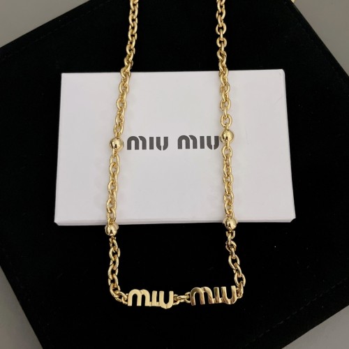 미우미우 목걸이