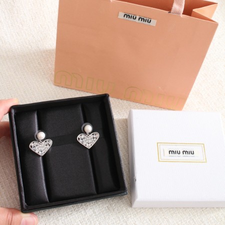 미우미우 귀걸이