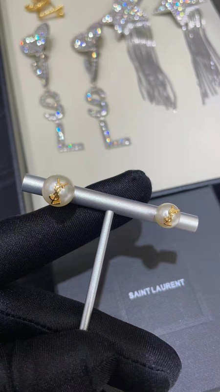 입생로랑 귀걸이