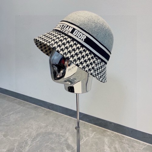 디올 모자