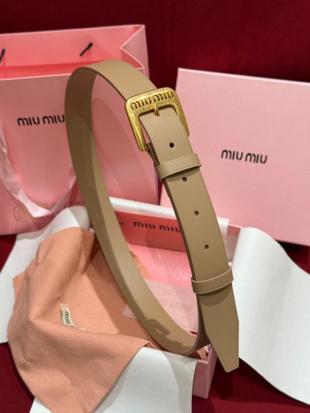 미우미우 3cm 벨트