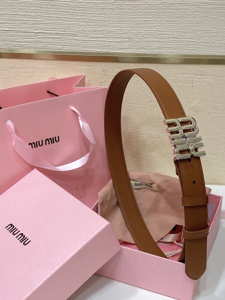 미우미우 3cm 벨트