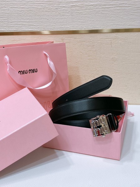 미우미우 3cm 벨트