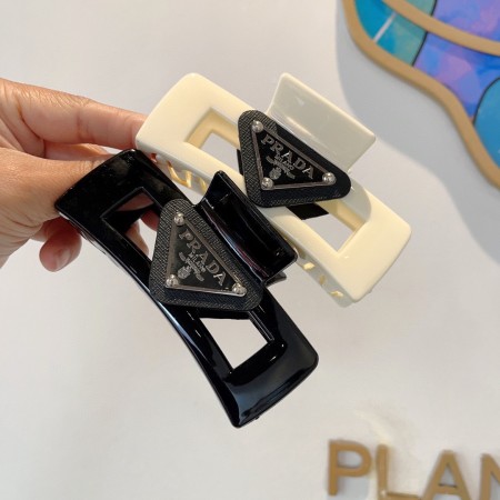 미우미우 머리핀