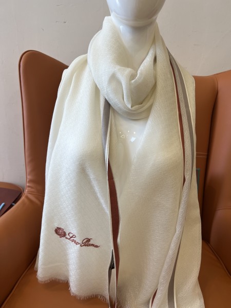 로로피아나 머플러