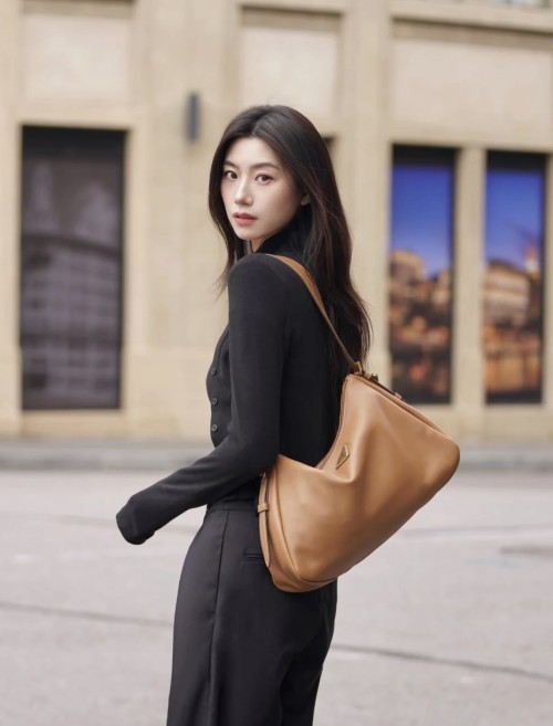 프라다 에이미백 라지