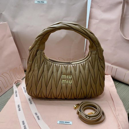 미우미우 미듐 완더백