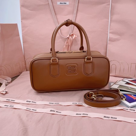 미우미우 아르카디 라지