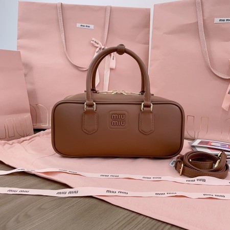 미우미우 아르카디 라지