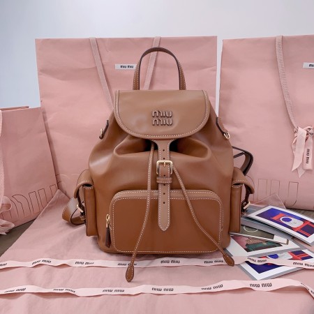 미우미우 백팩 라지