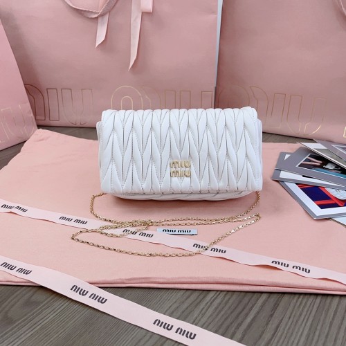 미우미우 마테라쎄 체인백 미니