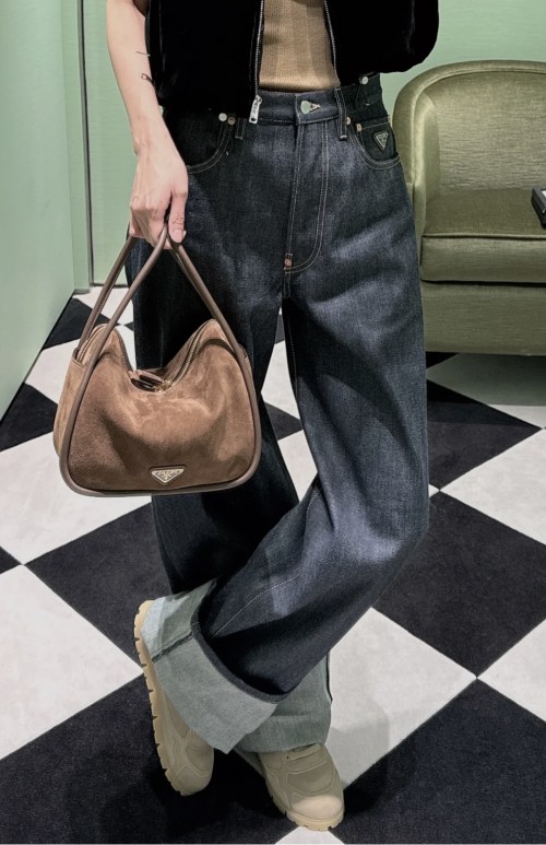 프라다 소프트 그레인