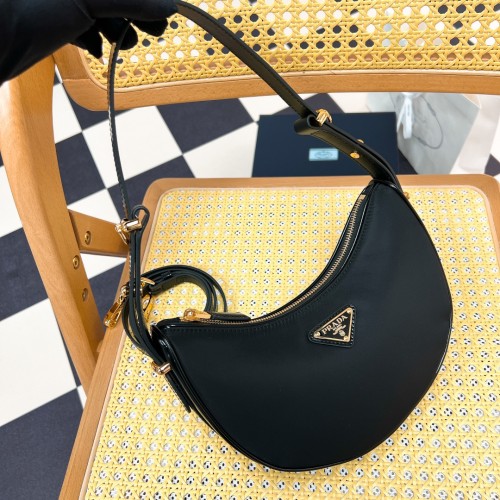 프라다 아르케 숄더백