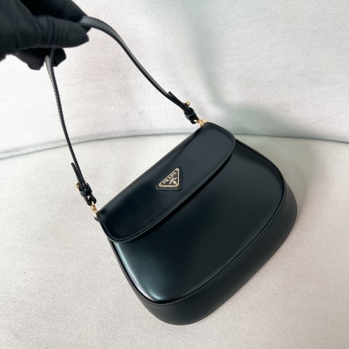 프라다 클레오 플립 스몰