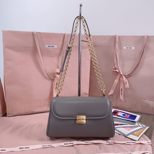 미우미우 체인백