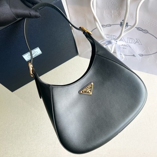 프라다 클레오백 송아지가죽