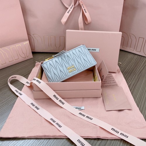 미우미우 지퍼지갑