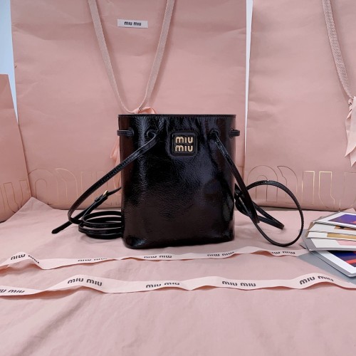 미우미우 버킷백