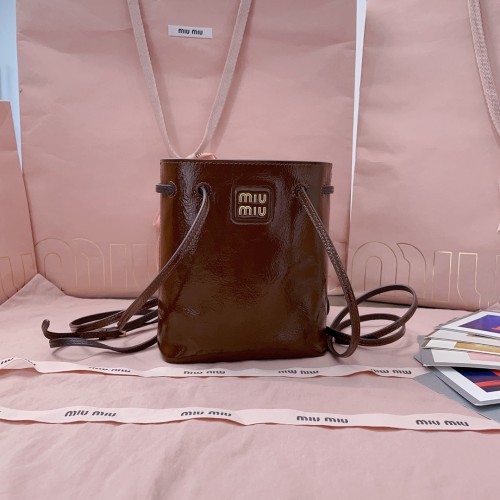 미우미우 버킷백