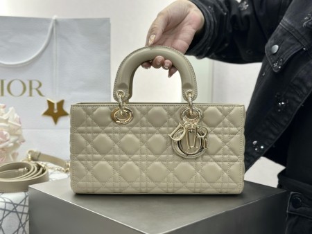 디올 레이디 디조이백 미디움