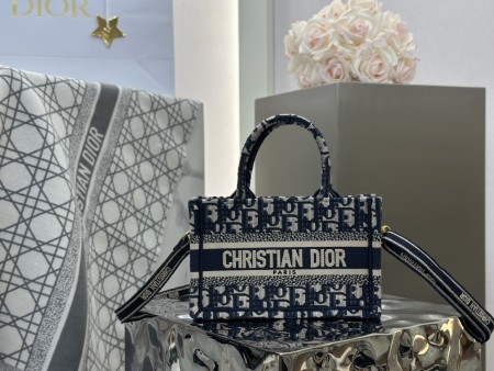 디올 북토트백 미니