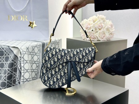 디올 새들백 미디움