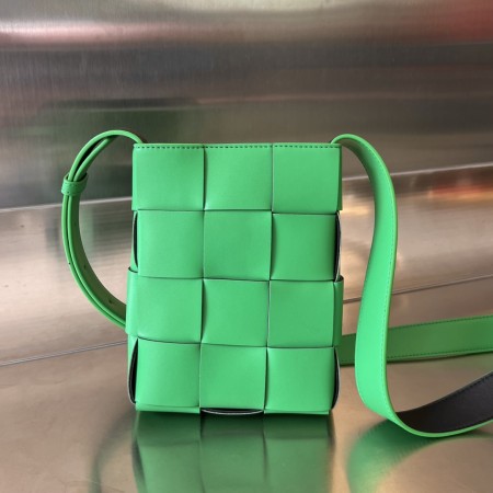 보테가 크로스백