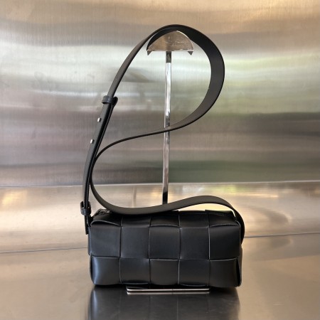 보테가 크로스백