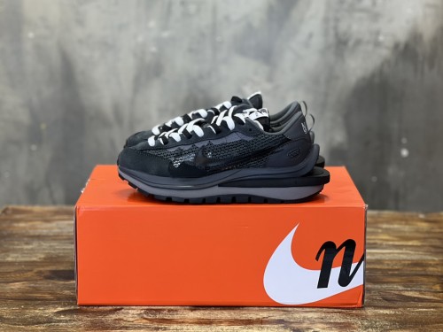 나이키 사카이 3세대