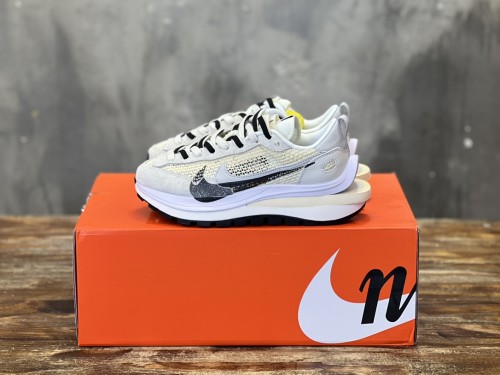 나이키 사카이 3세대