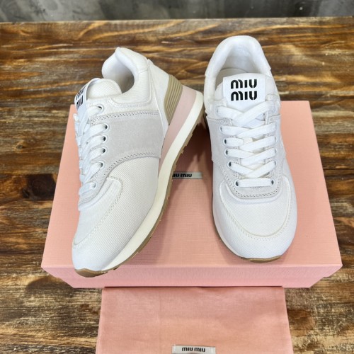 미우미우 스니커즈