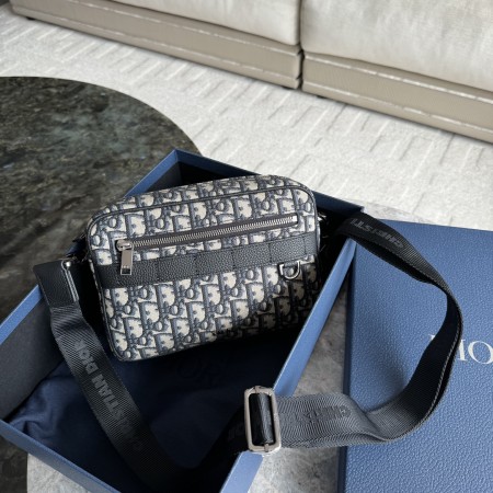 디올 남성 크로스백