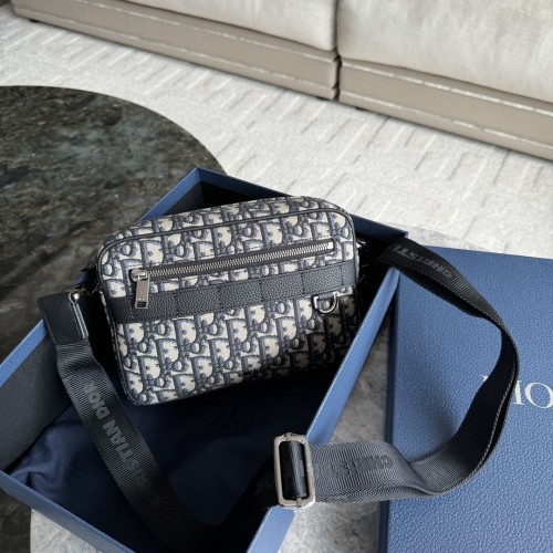 디올 남성 크로스백