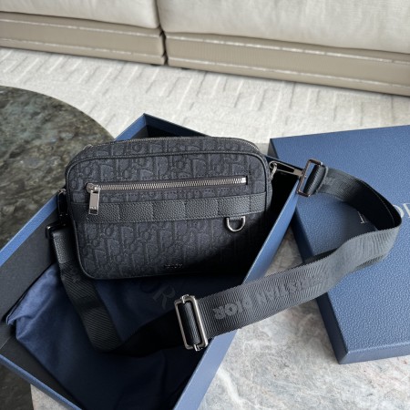 디올 남성 크로스백