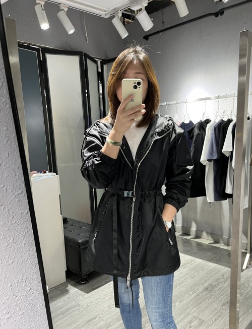 프라다 자켓 (소매 탈부착)