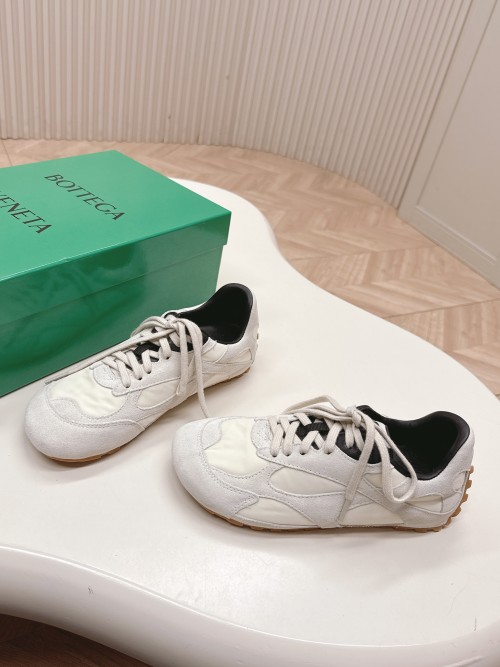 보테가 스니커즈