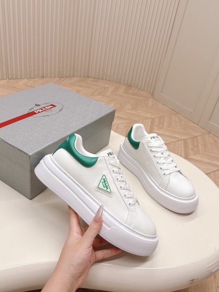 프라다 모놀리스 슬리퍼