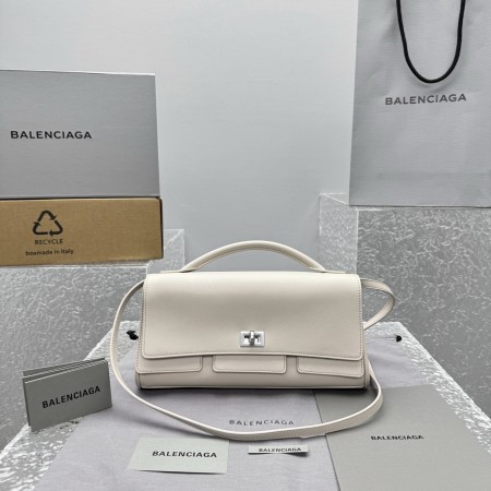 발렌시아가 벨에어클러치