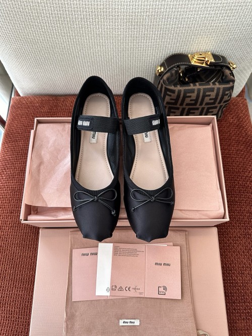 미우미우 플랫슈즈