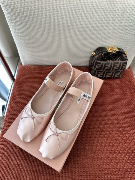 미우미우 플랫슈즈