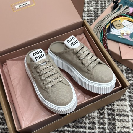 미우미우 스니커즈뮬