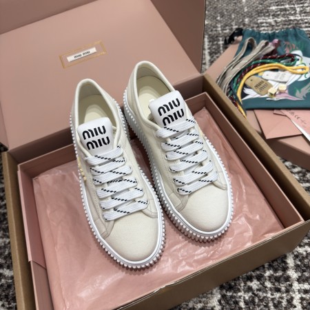 미우미우 스니커즈