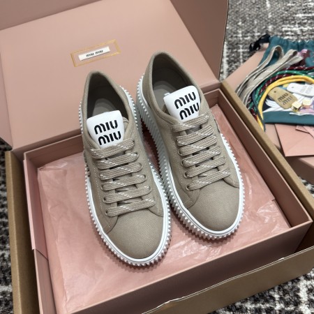 미우미우 스니커즈