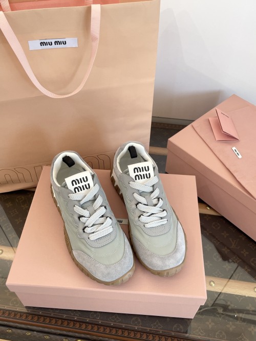 미우미우 스니커즈