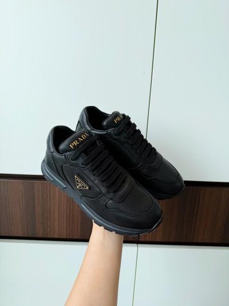 프라다 스니커즈