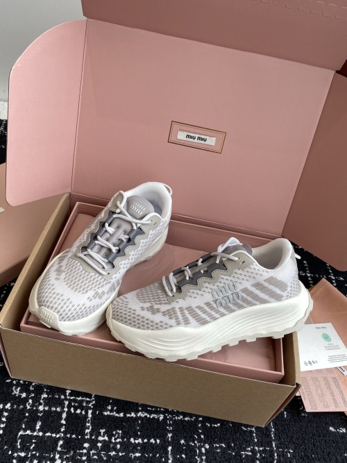 미우미우 스니커즈