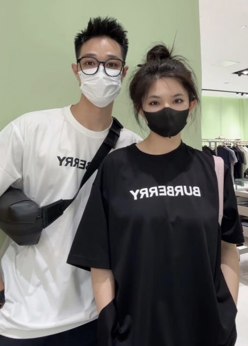 버버리 남녀공용 반팔티