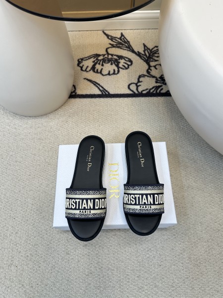 디올 슬리퍼