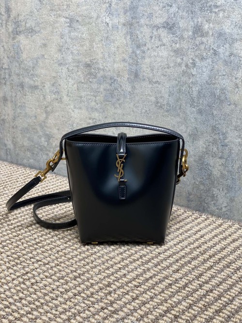 생로랑 버킷백